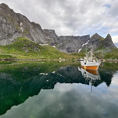 Lofoten Bed&Breakfast Reine - Rooms&Apartments-3